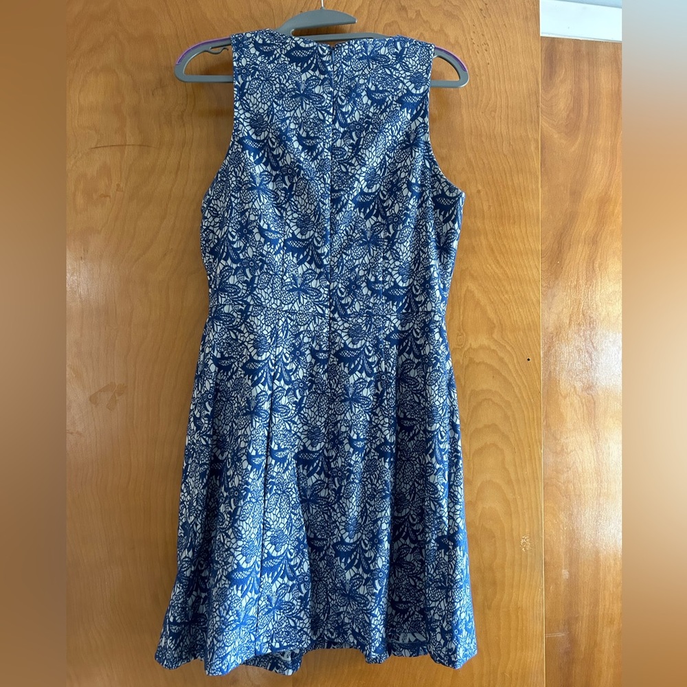 Embroidered lace dress EUC - Picture 7 of 7